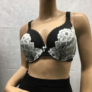 Victoria’s Secret Lined Perfect Coverage Black Bra